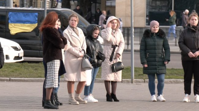 Героям слава: щоранку над Луцьком лунатиме «Плине кача»