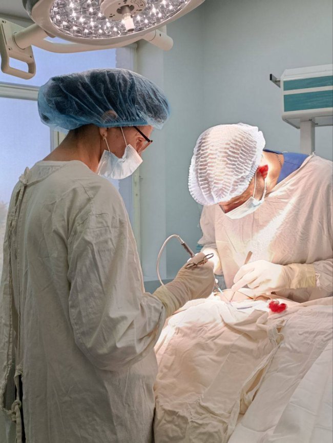 Врятували від болю: на Волині лікарі прооперували 20-річного хлопця з пілонідальною кістою