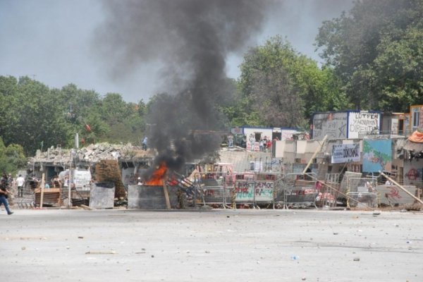 У Туреччині ‒ нові сутички між поліцією та демонстрантами. ФОТО