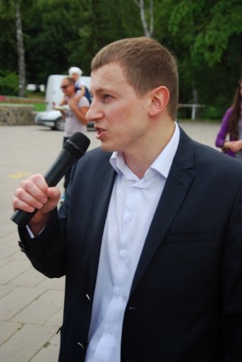 У Луцьку відомий телеведучий і кавеенщик пропагував тверезе життя. ФОТО