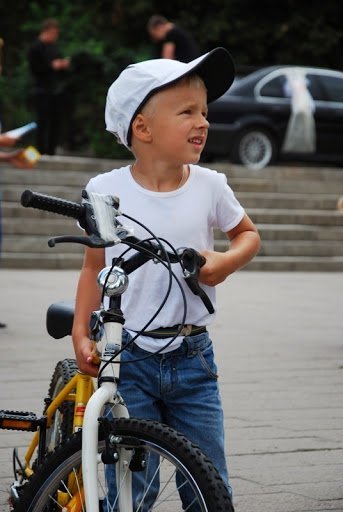 У Луцьку відомий телеведучий і кавеенщик пропагував тверезе життя. ФОТО