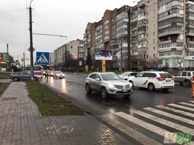 У Луцьку легковик врізався в автобус 