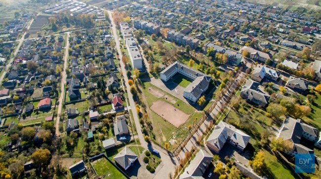 Неймовірні краєвиди волинського селища показали з висоти. ВІДЕО