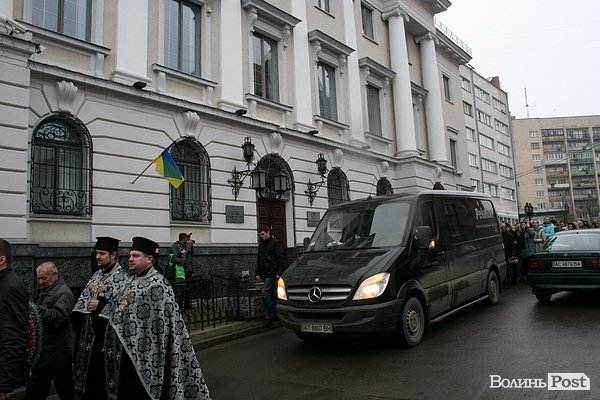 У Луцьку прощалися з загиблим волинянином. ФОТО