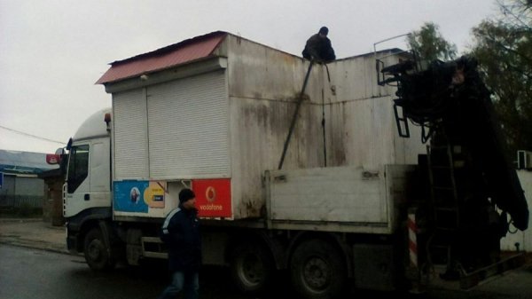 Луцькі муніципали провели демонтаж «на біс»