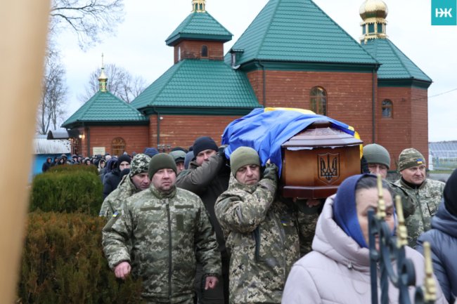 У 20 років життя обірвала війна: на Волині попрощалися з молодим Героєм Костянтином Масюком