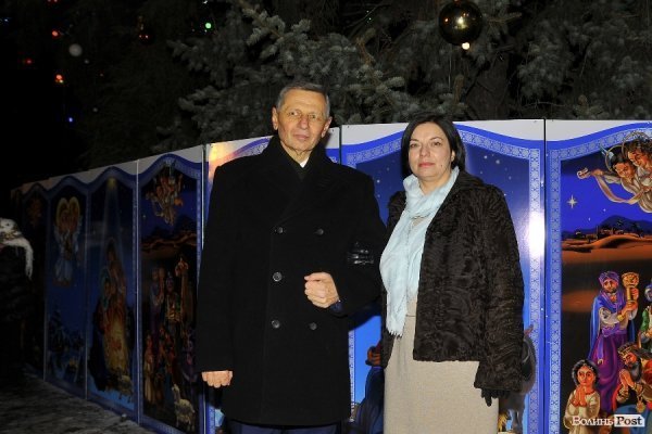 У Луцьку засяяла головна ялинка