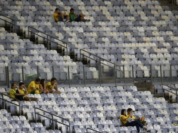 Провал збірної Бразилії: зневіра й сльози вболівальників. ФОТО