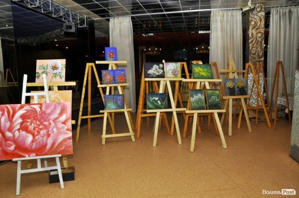 Майстерки, фотозони, аукціон: у Луцьку влаштували свято для особливих дітей