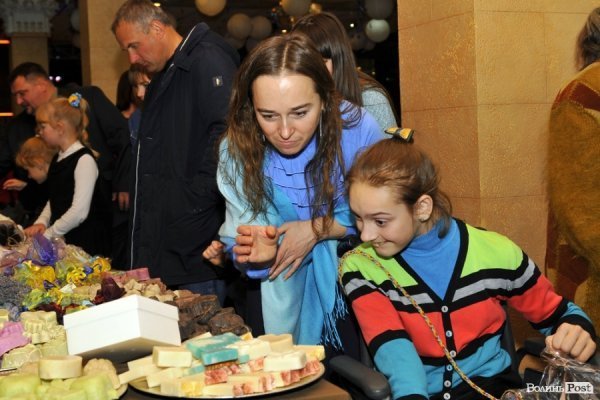 Майстерки, фотозони, аукціон: у Луцьку влаштували свято для особливих дітей