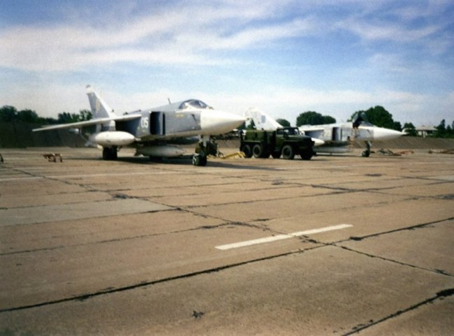 Останні фронтові бомбардувальники Су-24 у Луцьку. ФОТО