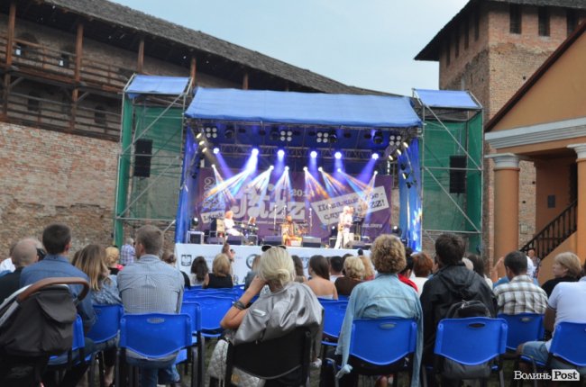 Злива і витончена музика: перший день фестивалю джазу у Луцьку. ФОТО