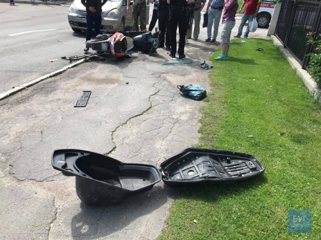 У Нововолинську зіткнулися легковик та мопед. ФОТО