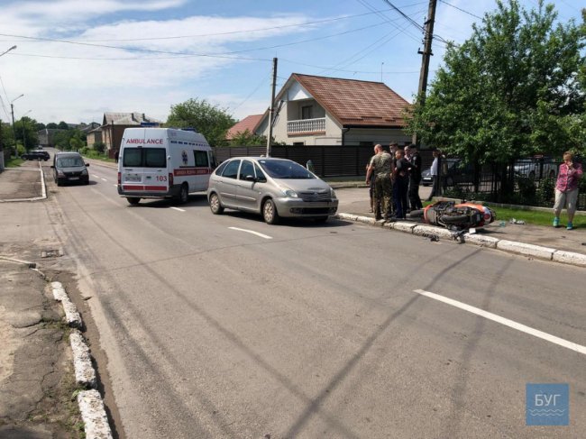 У Нововолинську зіткнулися легковик та мопед. ФОТО