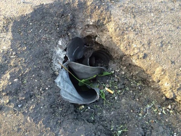 Донецьк після обстрілу: зруйновані хати, спалені авто. ФОТО