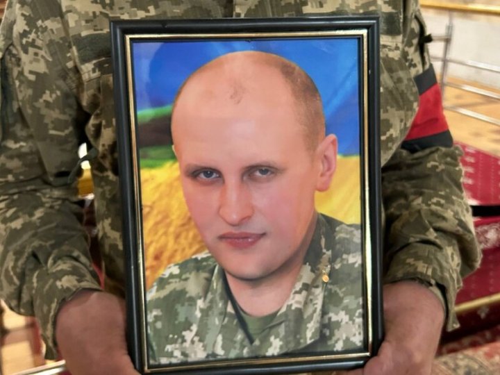 Загинув у бою за Україну: у Луцьку в останню дорогу провели Героя Андрія Васюру