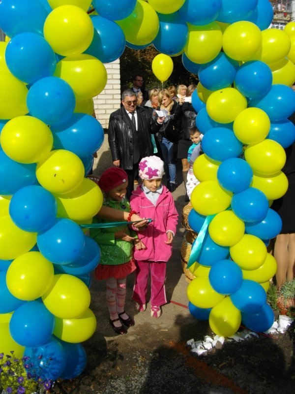 У Луцьку з'явився дитячий «Сквер Миру». ФОТО