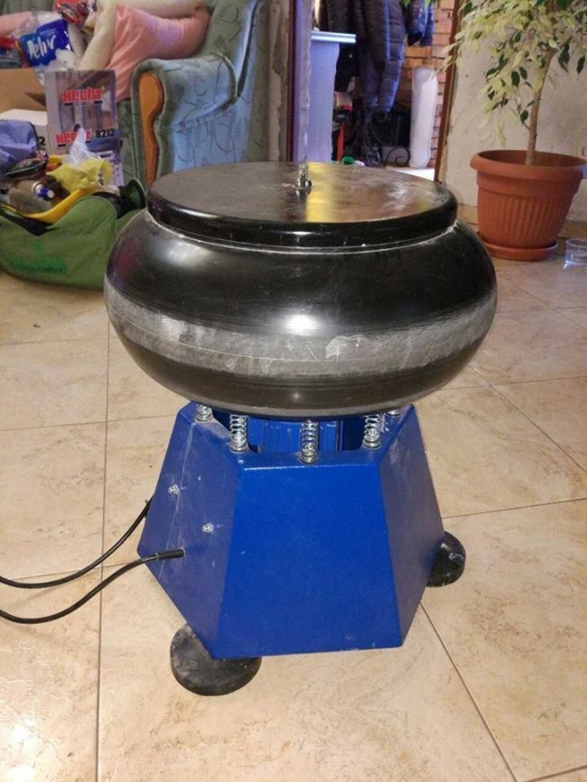 У волинянина вдома знайшли майже 80 кілограмів бурштину