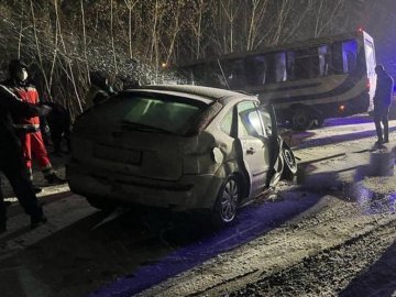 На Волині рятувальники відбуксирували «швидку», автобус та вантажівку, деблокували водіїв