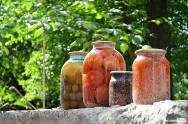 З будинку, що обвалився, виселяють людей