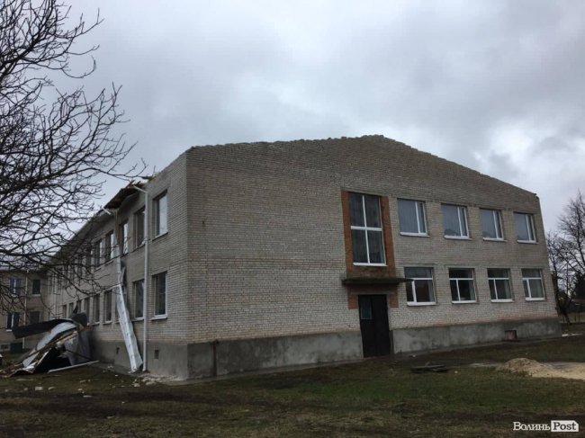 У школі на Волині під час буревію зірвало дах. ФОТО