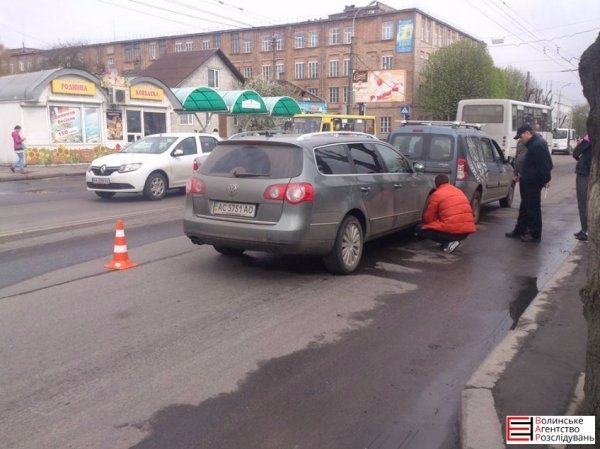 У Луцьку на Ковельській зіткнулися дві автівки. ФОТО