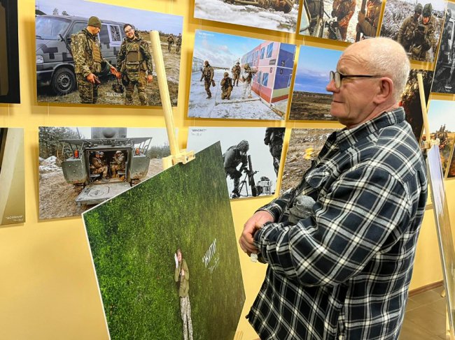 «Небу  навіщось потрібні небесні фотографи»: у Ковелі відкрили виставку робіт загиблого Героя Максима Бурди