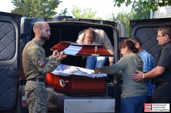 У Луцьк привезли тіло добровольця. ФОТО