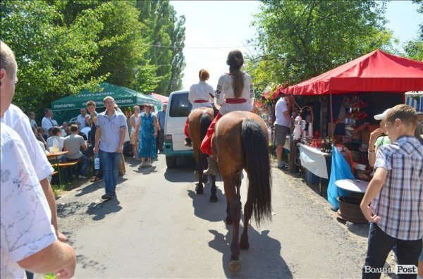 Політика, молитва і шашлик: під Берестечком вшановували річницю битви. ФОТО
