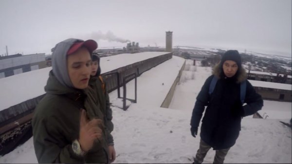 Підлітки влаштували екскурсію закинутим заводом у Нововолинську