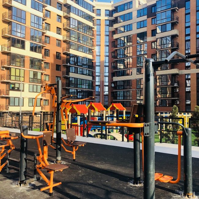 На подвір’ї немає баскетбольного поля – переселяйтесь у «Яровицю»*