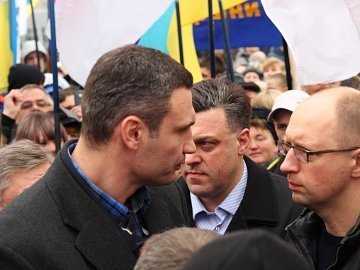 Акція «Вставай, Україно!» розпочалася в Луцьку. ФОТО. ОНОВЛЕНО