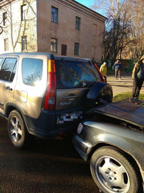 У Кропивницькому - три аварії через прорив труби