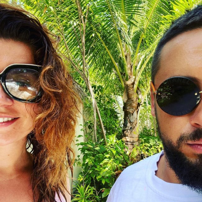 «Цілий всесвіт»: MONATIK замилував спільним фото з дружиною