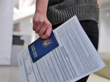 Польща пообіцяла скасувати плату за візи для українців