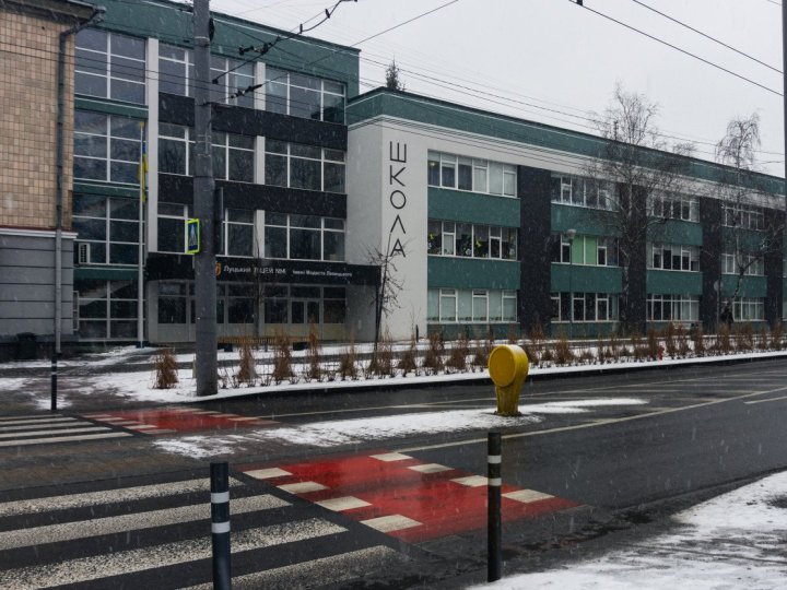 Як у Луцьку перевести дитину в іншу школу серед навчального року