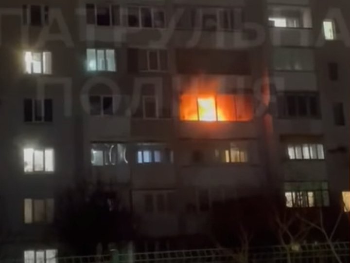 У Луцьку з палаючої квартири врятували жінку. ВІДЕО