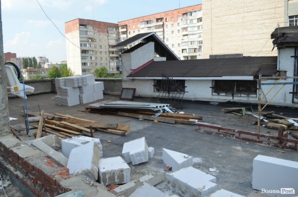 Лучани бояться, що їхні будинки зруйнує будівництво по-сусідству. ФОТО