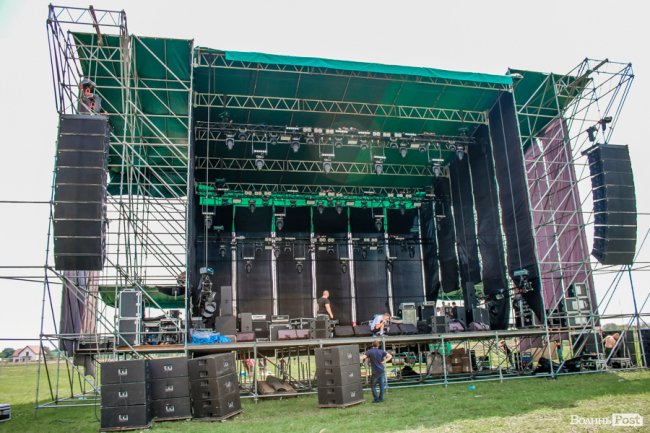 У Луцьку кипить підготовка до «Бандерштату». ФОТОРЕПОРТАЖ