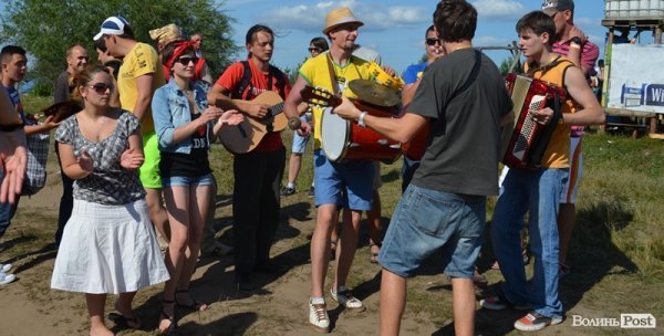 Як тисячі людей відривалися на фестивалі «Захід». ФОТО
