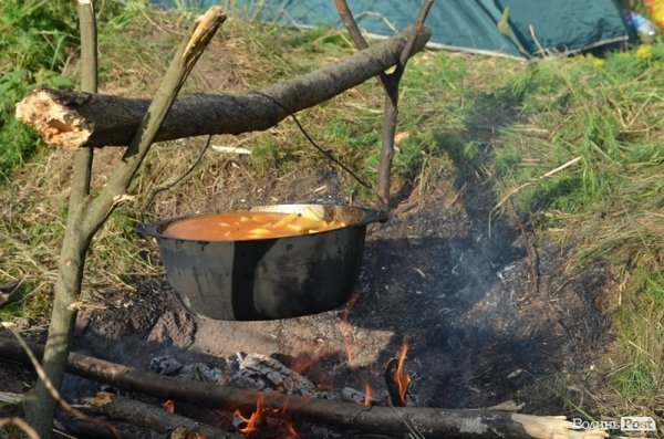 Смачна їжа на вогні 