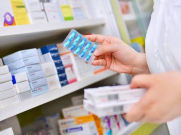 Жителі райцентру на Волині нарікають на завищені ціни на медикаменти в лікарняних аптеках