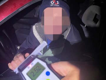 На Волині під час комендантської години затримали п'яного водія, який не мав прав
