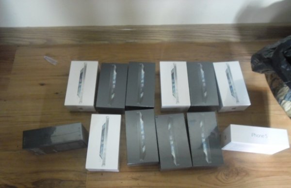 На Волині затримали контрабанду новеньких іРhоnе 5