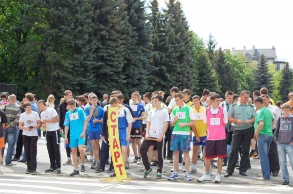 Естафету до Дня Перемоги виграли студенти «України»