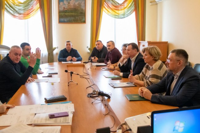 Видобуток бурштину та торфу на Волині: майнова комісія обласної ради затвердила звіт керівника КП «Волиньприродресурс»