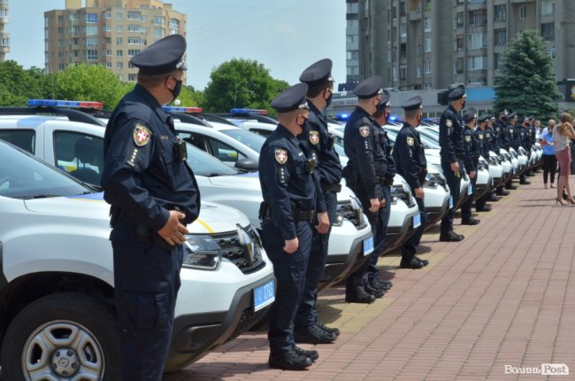 Волинські «шерифи» отримали 25 службових позашляховиків. ФОТО