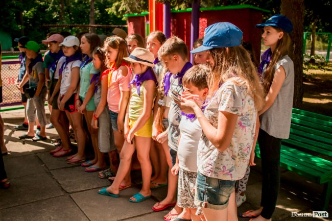 Незабутні знайомства і розваги: як діти з Луганщини провели день у таборі на Світязі. ФОТО