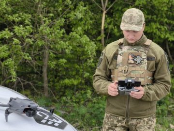 Як у Луцьку навчають операторів FPV-дронів. ВІДЕО