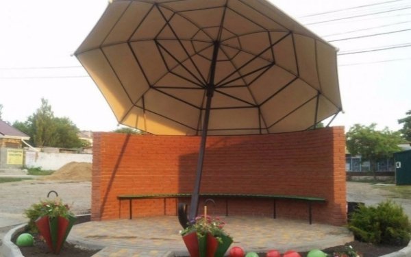 В Одесі з'явились креативні зупинки. ФОТО